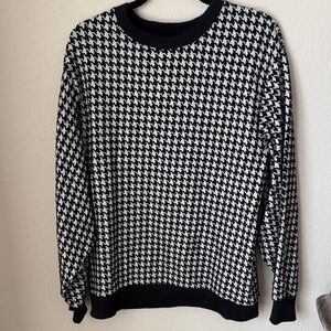 Black and White Houndstooth  Sweater